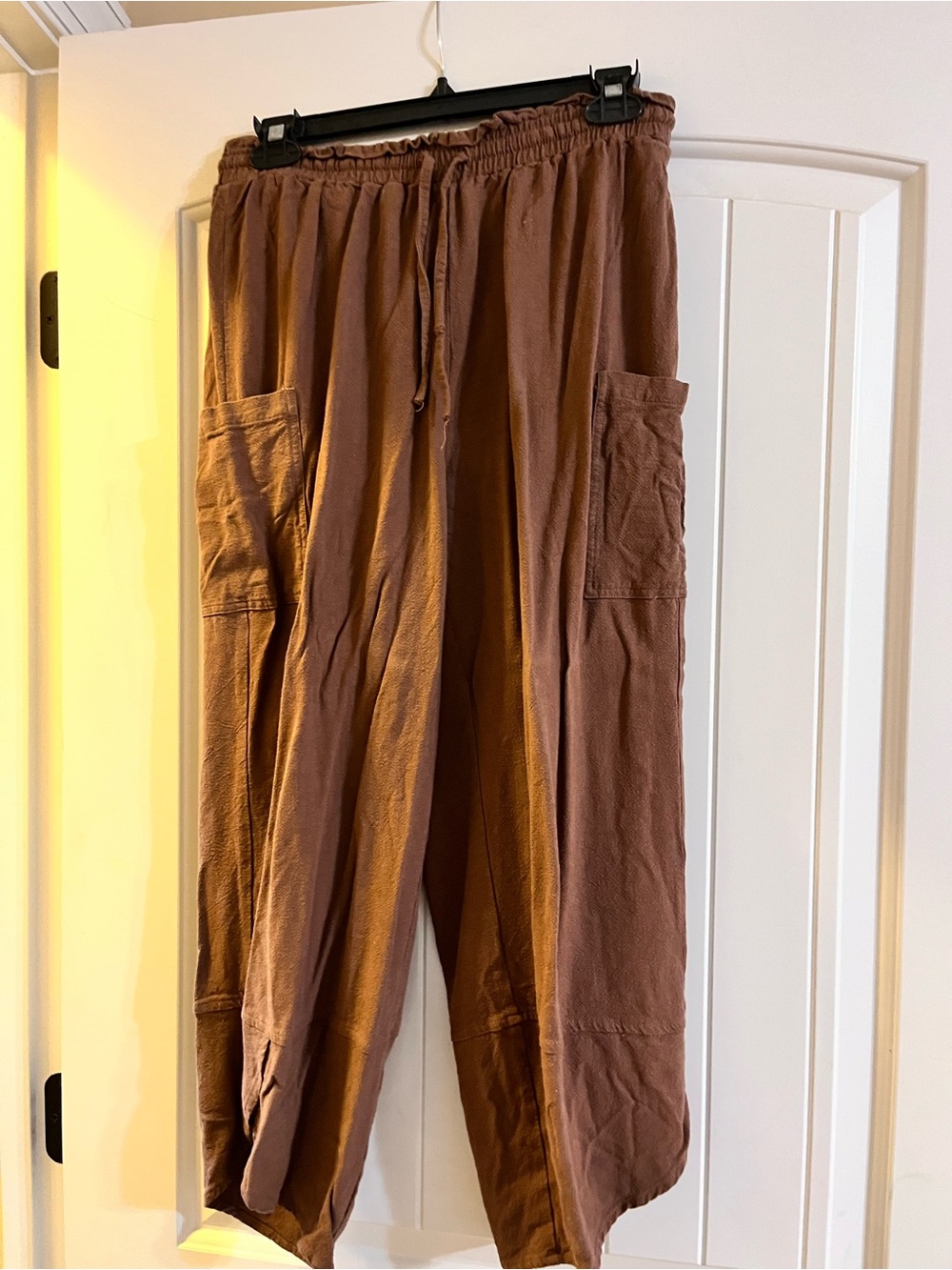 Women’s Cropped Drawstring Cargo Pants - Brown
